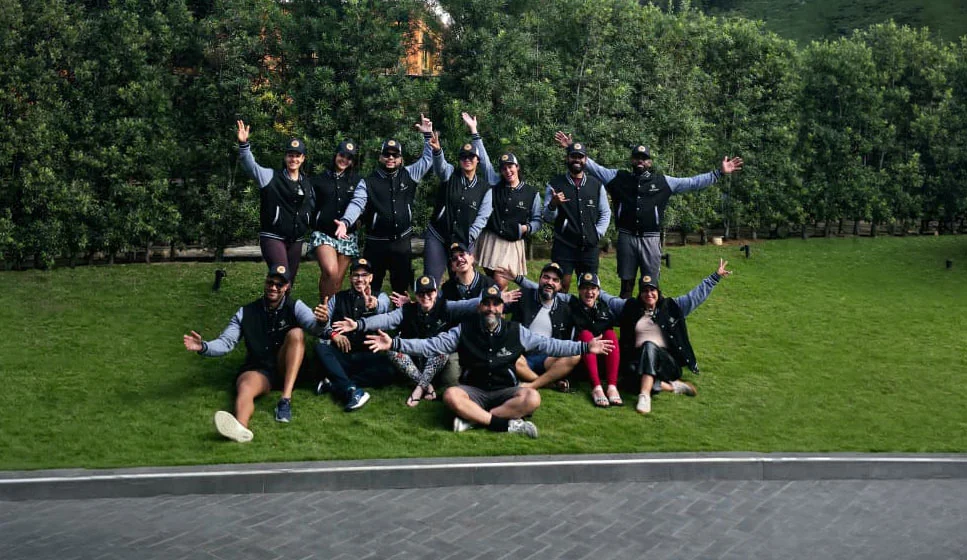 El equipo de Ludic Training reunido al aire libre durante una jornada de trabajo